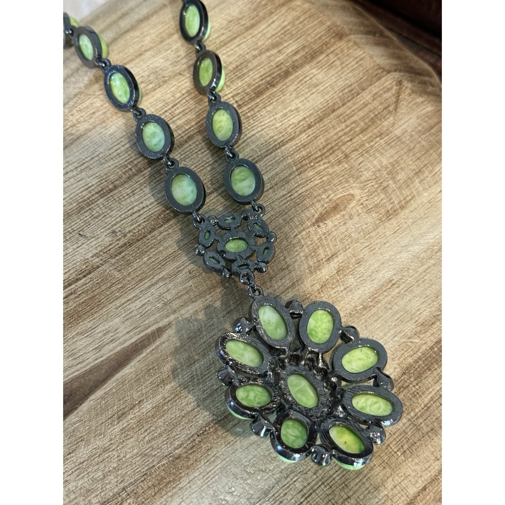 Vintage‎ Green Cabochon Statement Necklace Silver Tone 24" Unsigned - Picture 4 of 4